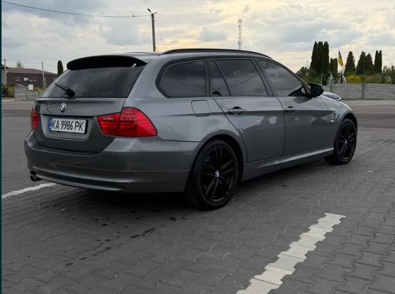 Продам авто BMW 2011