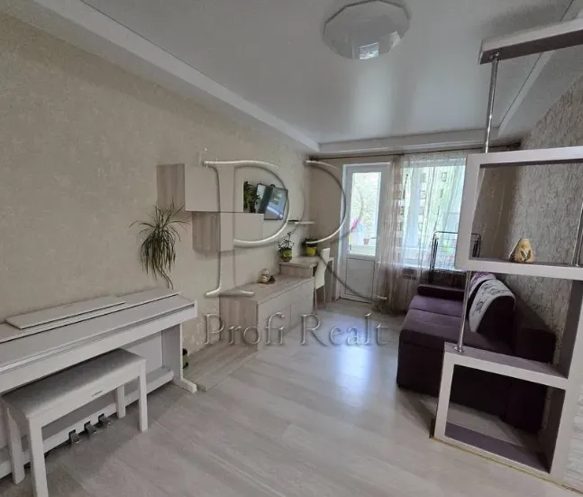Продаж 2 кімн. квартири вулиця Родини Глаголєвих 22А