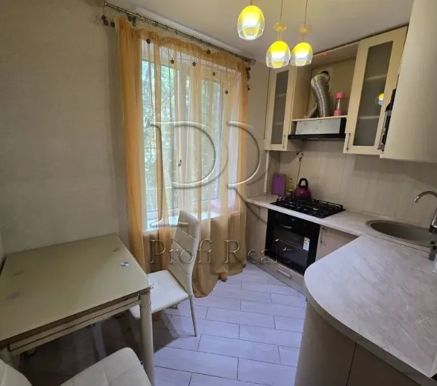 Продаж 2 кімн. квартири вулиця Родини Глаголєвих 22А