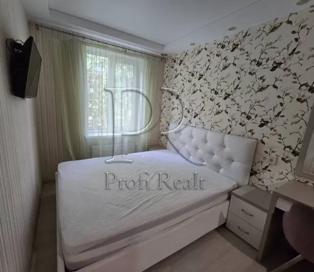 Продаж 2 кімн. квартири вулиця Родини Глаголєвих 22А