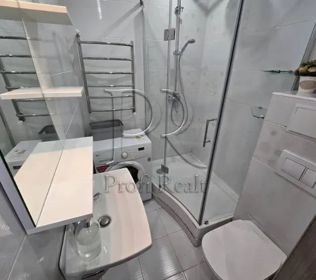 Продаж 2 кімн. квартири вулиця Родини Глаголєвих 22А