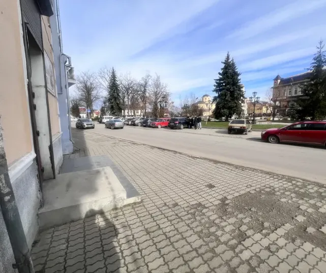 Оренда Комерційна нерухомість Центр Майдан Різдва 12 10 000 грн.