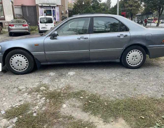 Продам Honda Legend